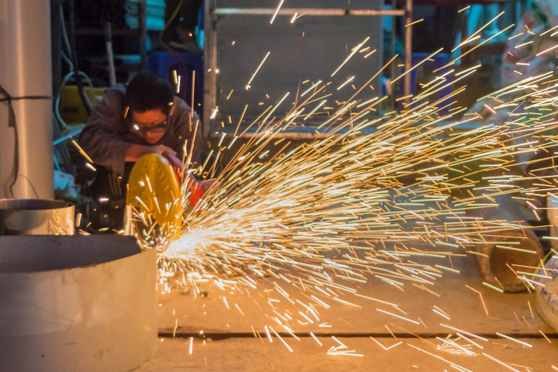 coiffure-CANNES-min_work-man-workshop-steel-equipment-metal-496138-pxhere.com